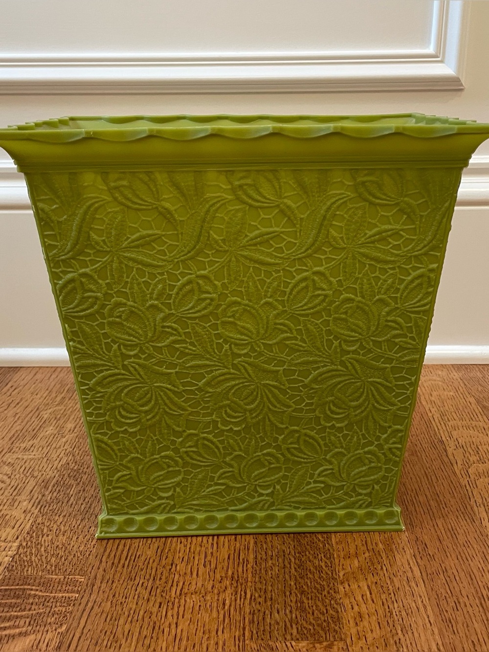 Vtg Mid Century MAX KLEIN Avocado Green Waste Basket Trash Can Lace Floral USA